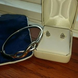 Diamond stud earings and bracelet